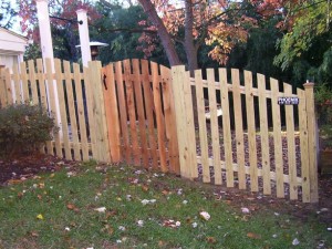 1 x 4 x 5 Picket Fence with 6 inch Oval or Arch